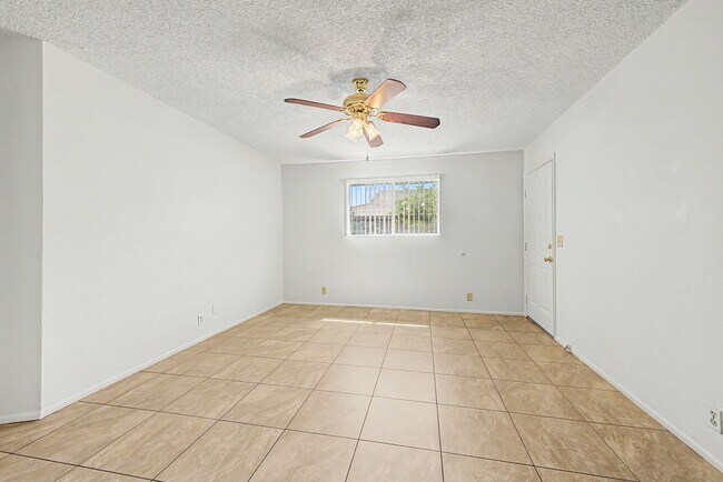 2931 E Beck Ln Phoenix, AZ 85032 photo 3
