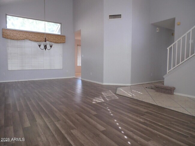 1312 W Libby St photo 3