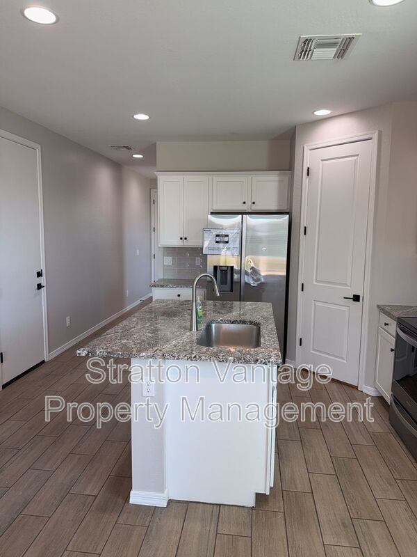 36005 W San Clemente Ave Maricopa, AZ 85138 photo 2