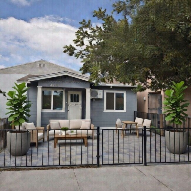 4248 35th St photo 2