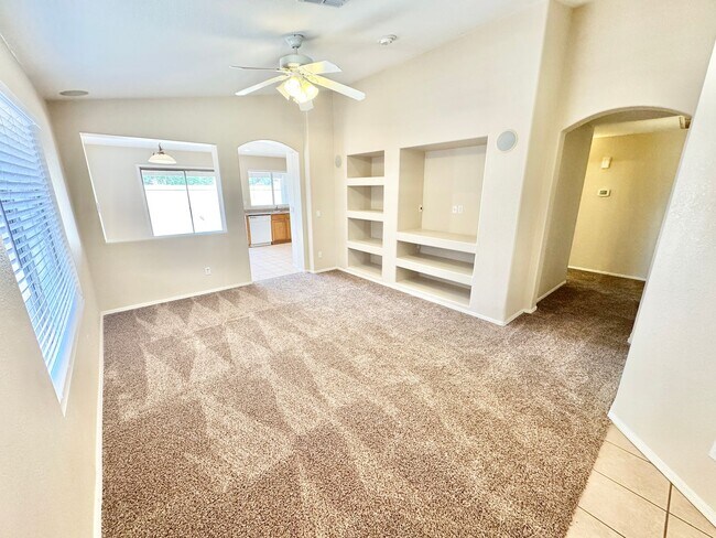 35 N 123rd Dr Avondale, AZ 85323 photo 2