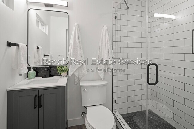 4988 Genesee Ave San Diego, CA 92117 photo 5