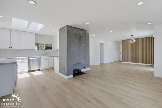 6201 Lorca Dr San Diego, CA 92115 photo 3