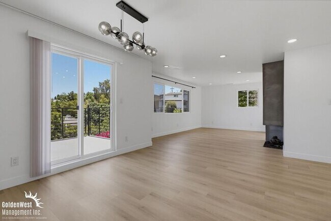 6201 Lorca Dr San Diego, CA 92115 photo 4