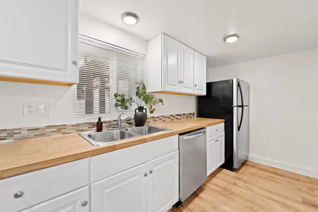 4510 48th St San Diego, CA 92115 photo 4