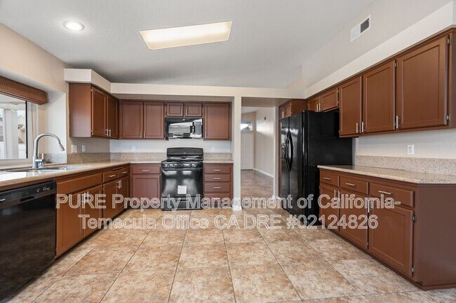 24372 Heron Rd Murrieta, CA 92562 photo 4