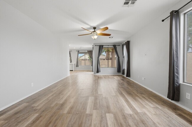 851 S Fern Ct Gilbert, AZ 85296 photo 4