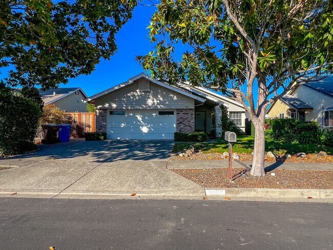 2360 Stonehouse Dr
