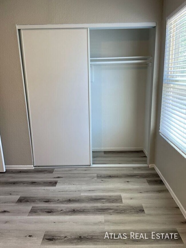 465 W Ivyglen St Mesa, AZ 85201 photo 5
