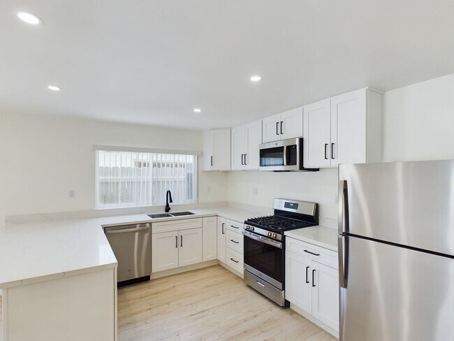 6715-6717 N Elman St San Diego, CA 92111 photo 4