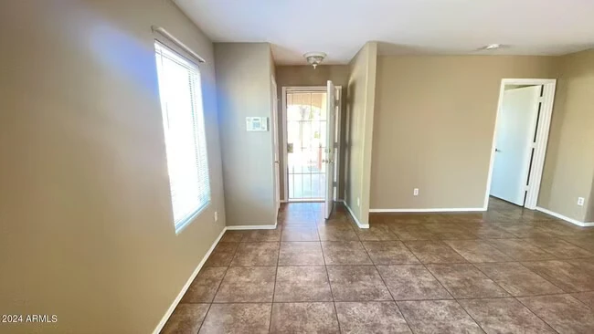 7381 W Palo Verde Dr Glendale, AZ 85303 photo 4