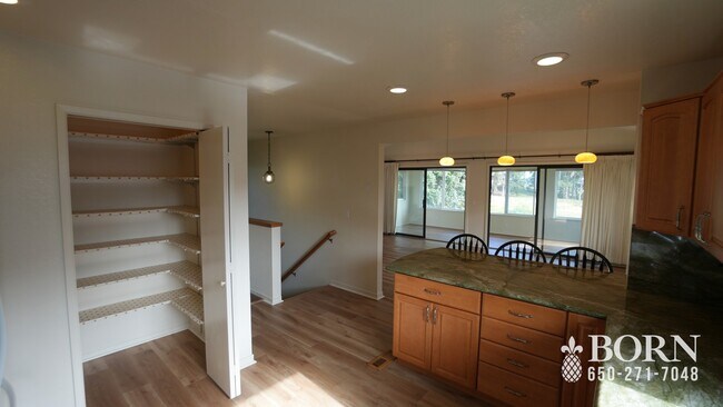 731 Santiago Ave Half Moon Bay, CA 94019 photo 4