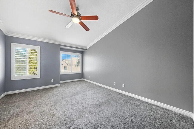 413 Sanibelle Cir Chula Vista, CA 91910 photo 2