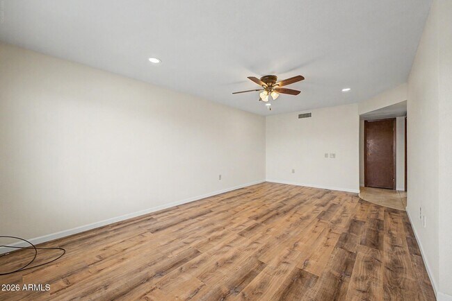 13622 N 98th Ave Sun City, AZ 85351 photo 4