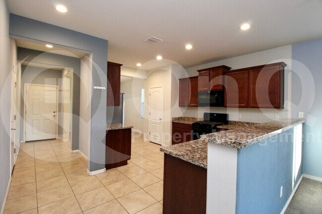 7036 S 77th Ln Phoenix, AZ 85339 photo 5