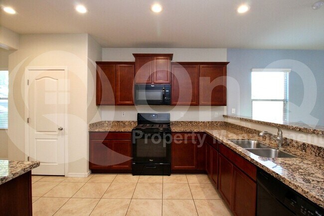 7036 S 77th Ln Phoenix, AZ 85339 photo 3