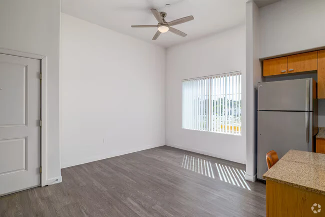 City Plaza Apartments photo 5