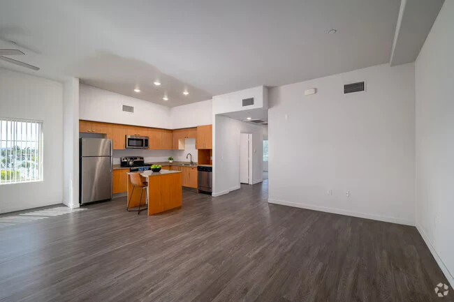 City Plaza Apartments photo 3