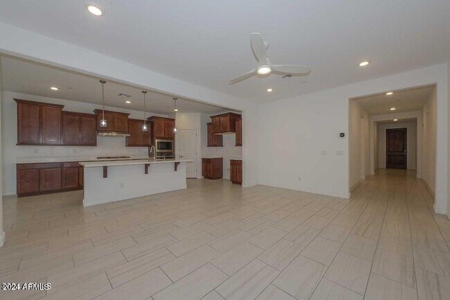 29758 N 114th Dr Peoria, AZ 85383 photo 4