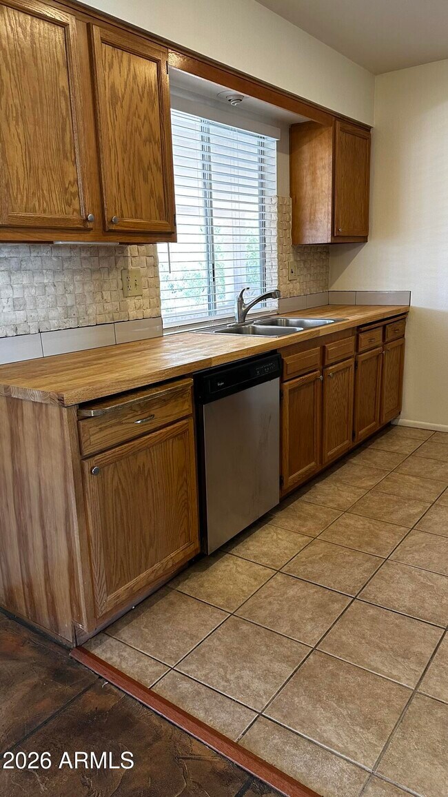 14630 N Cameo Dr Sun City, AZ 85351 photo 3
