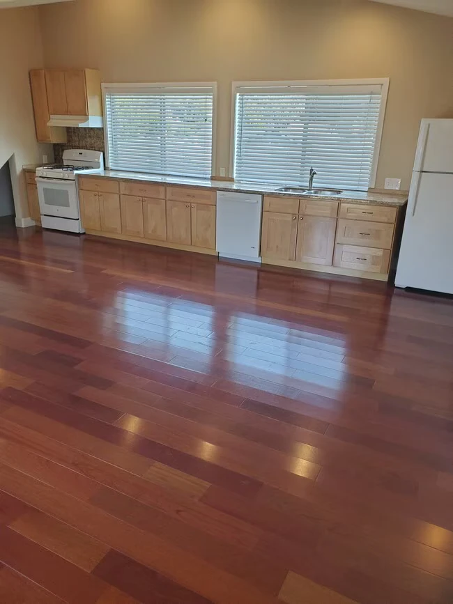 230 Orchard Ave Redwood City, CA 94061 photo 4