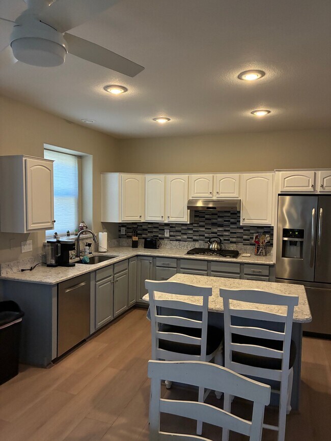 17954 W Westfall Way Surprise, AZ 85374 photo 3