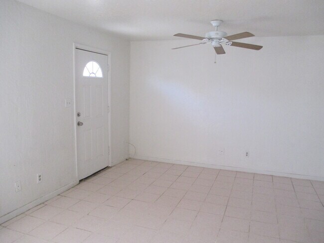 2506 N 29th St Phoenix, AZ 85008 photo 3