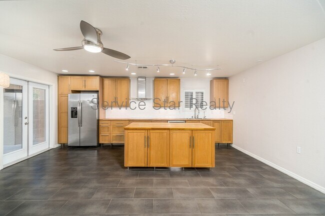 15649 N 29th Pl Phoenix, AZ 85032 photo 4