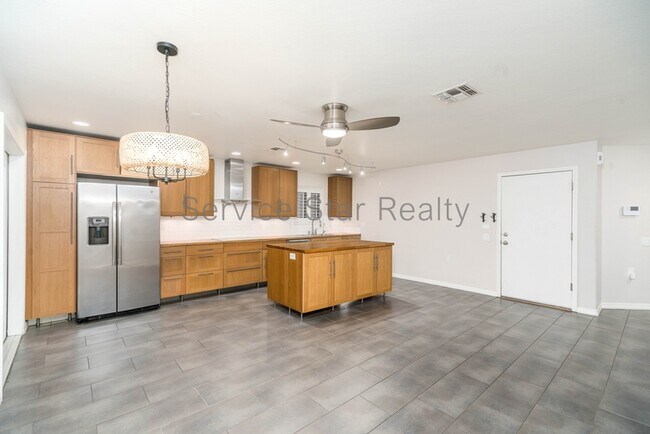 15649 N 29th Pl Phoenix, AZ 85032 photo 3
