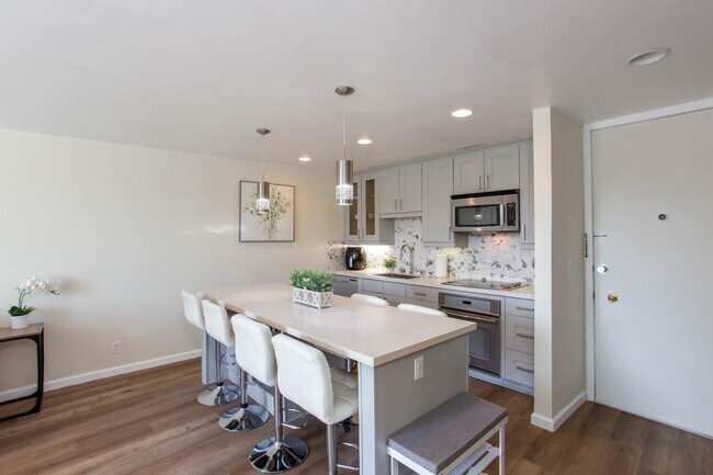 3050 Rue D’Orleans San Diego, CA 92110 photo 3