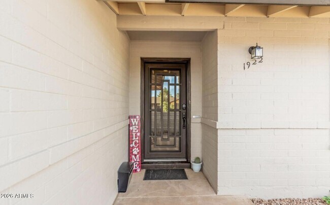 1922 E Laguna Dr Tempe, AZ 85282 photo 3