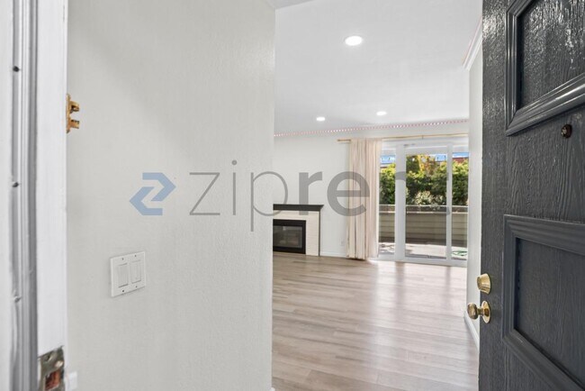 Unit 101 photo 4