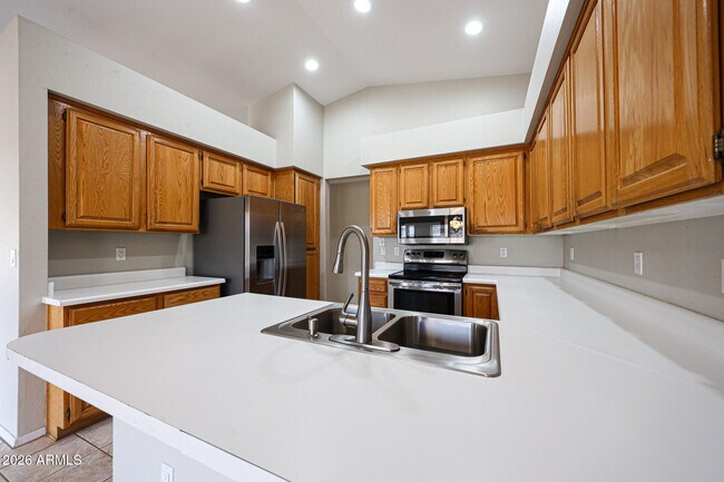 6320 W Paradise Ln Glendale, AZ 85306 photo 4