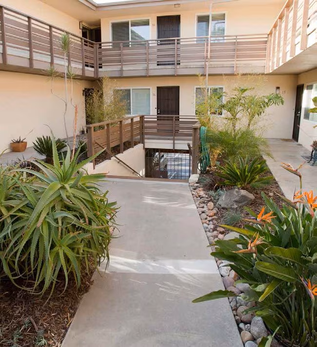 Hillcrest Place photo 5
