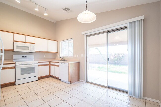 14028 N 150th Ln photo 5