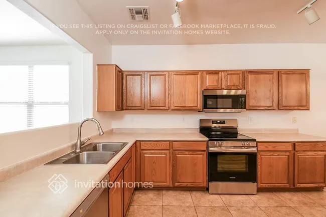 2186 W Agrarian Hills Dr San Tan Valley, AZ 85142 photo 5