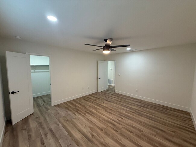 5077 Rockford Dr San Diego, CA 92115 photo 4