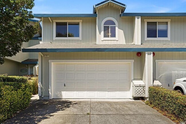 7 Meridian Cir photo 2