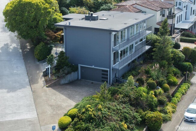 2 Glenbrook Ave