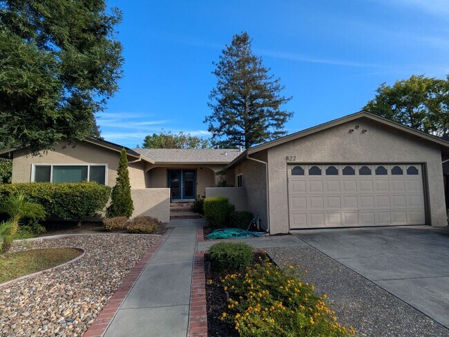 4bd/2ba Single Family Home - Remodeled In 2019, Solar Included, Minutes From De La Salle And Carondelet! photo 2