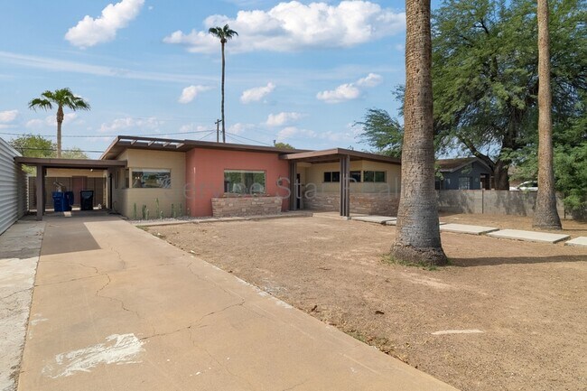 645 W 2nd Pl Mesa, AZ 85201 photo 2