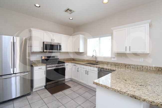 2640 E La Costa Dr Chandler, AZ 85249 photo 2