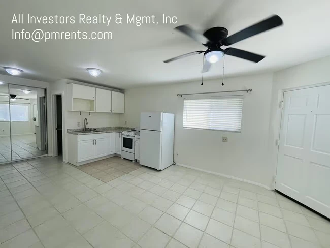 640 Grant St Oceanside, CA 92054 photo 4
