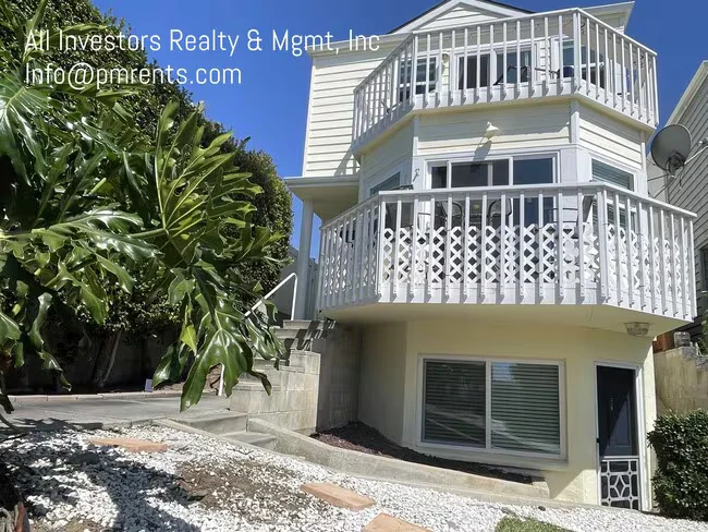 640 Grant St Oceanside, CA 92054 photo 2
