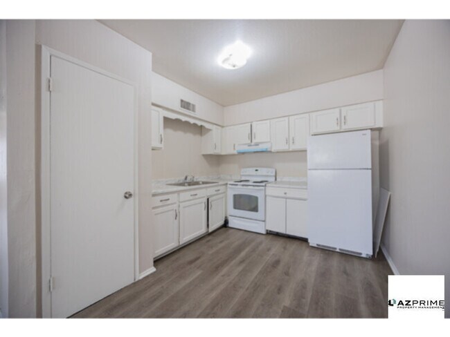 2352 E Broadway Rd Mesa, AZ 85204 photo 3