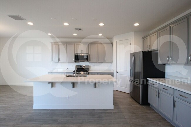 11818 S 54th Ln Phoenix, AZ 85339 photo 4