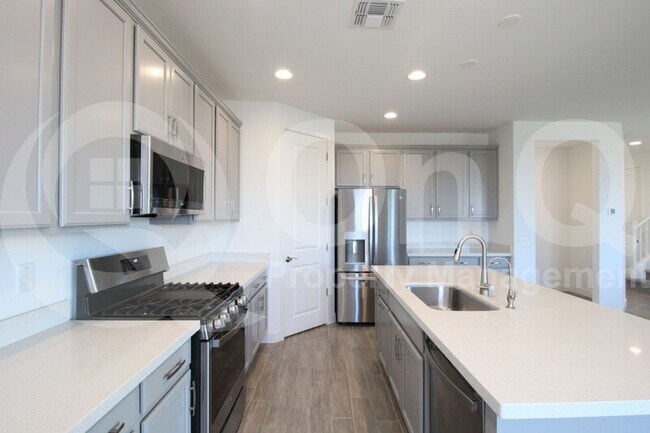 11818 S 54th Ln Phoenix, AZ 85339 photo 3