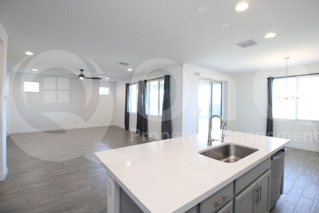 11818 S 54th Ln Phoenix, AZ 85339 photo 5