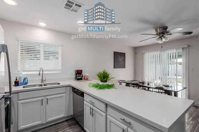 515 W Pebble Beach Dr Tempe, AZ 85282 photo 5