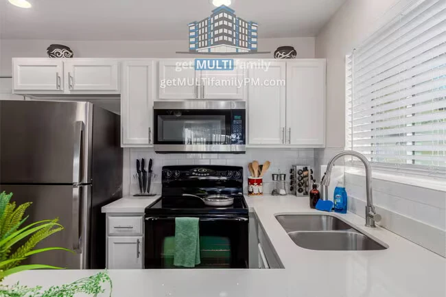 515 W Pebble Beach Dr Tempe, AZ 85282 photo 2